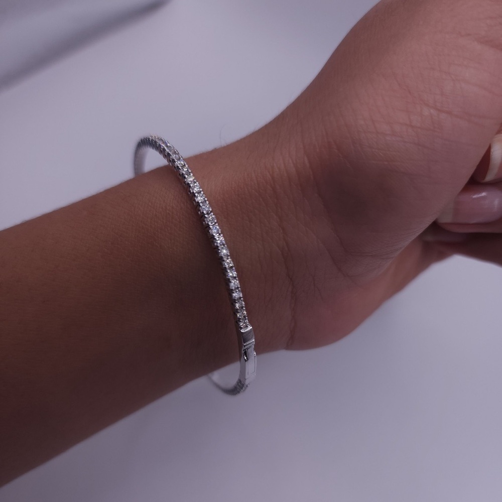 14 k w gold flexible bangle tennis bracelet w/over 3 carats of natural diamonds. - Picture 6 of 6